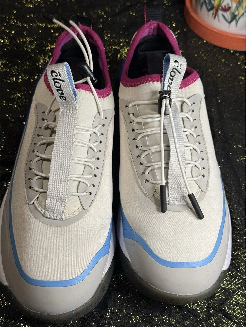 Clove Unisex White/Blue/Pink/Gray Colorblock Low Top Lace-Up Athletic Sneakers